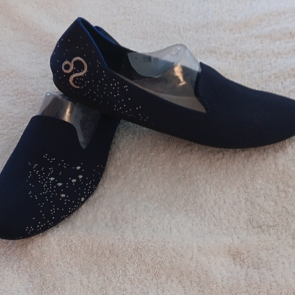 Rothys Limited Edition Leo Zodiac